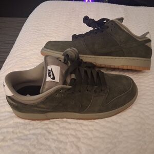 Nike SB Dunk Low Pro B 'Sequoia/Army HJ0367-301 NWB NO LID SIZE 12